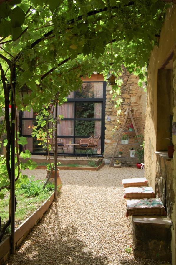 La Bucolique, Chambres Et Jardin D'Hotes Sabran Kültér fotó