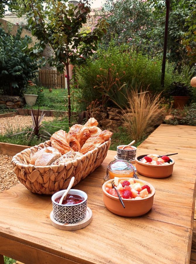 La Bucolique, Chambres Et Jardin D'Hotes Sabran Kültér fotó