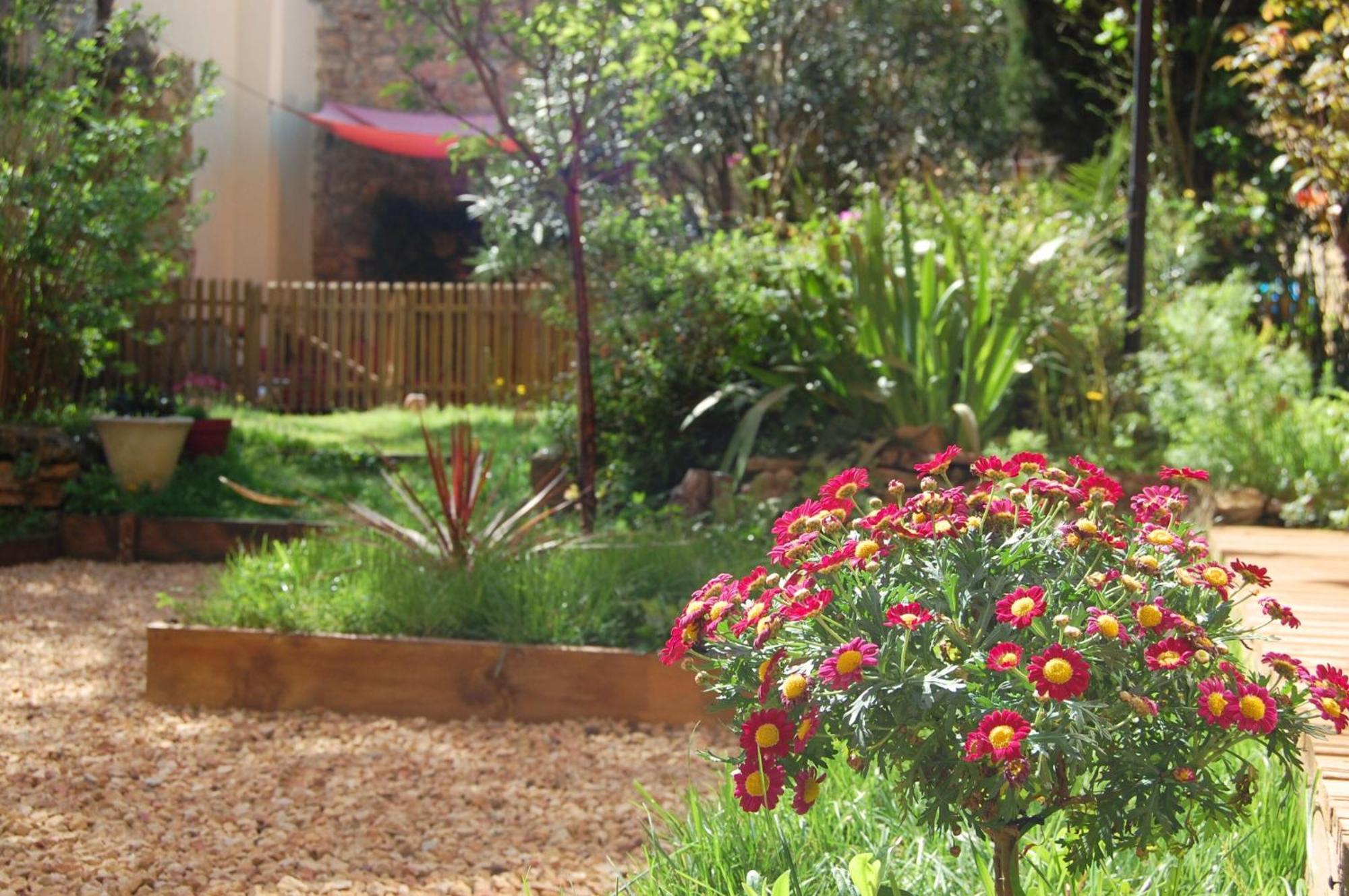 La Bucolique, Chambres Et Jardin D'Hotes Sabran Kültér fotó