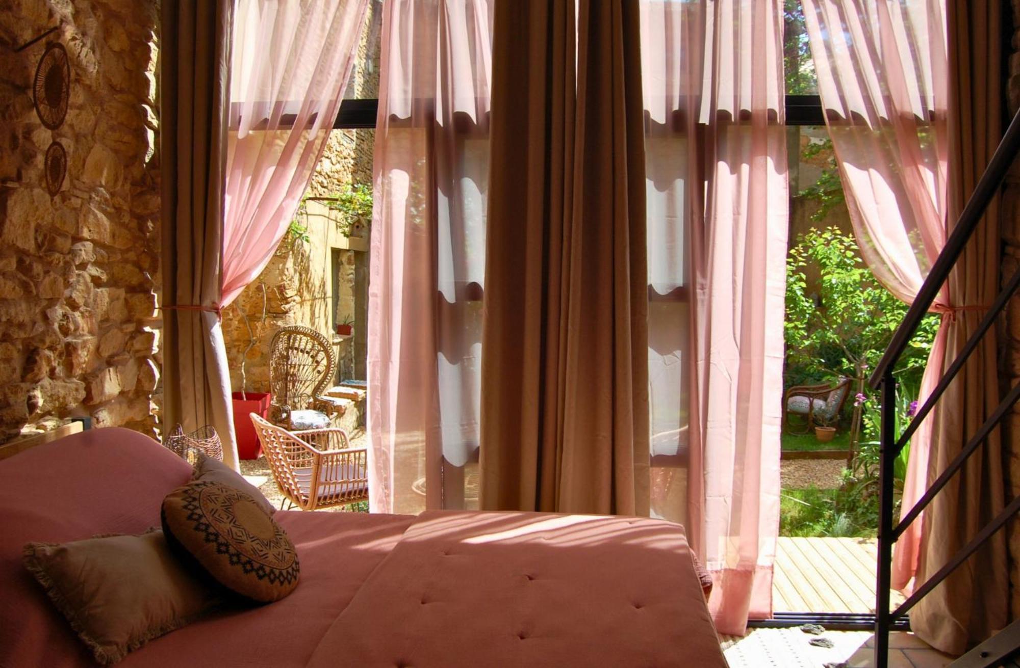 La Bucolique, Chambres Et Jardin D'Hotes Sabran Kültér fotó