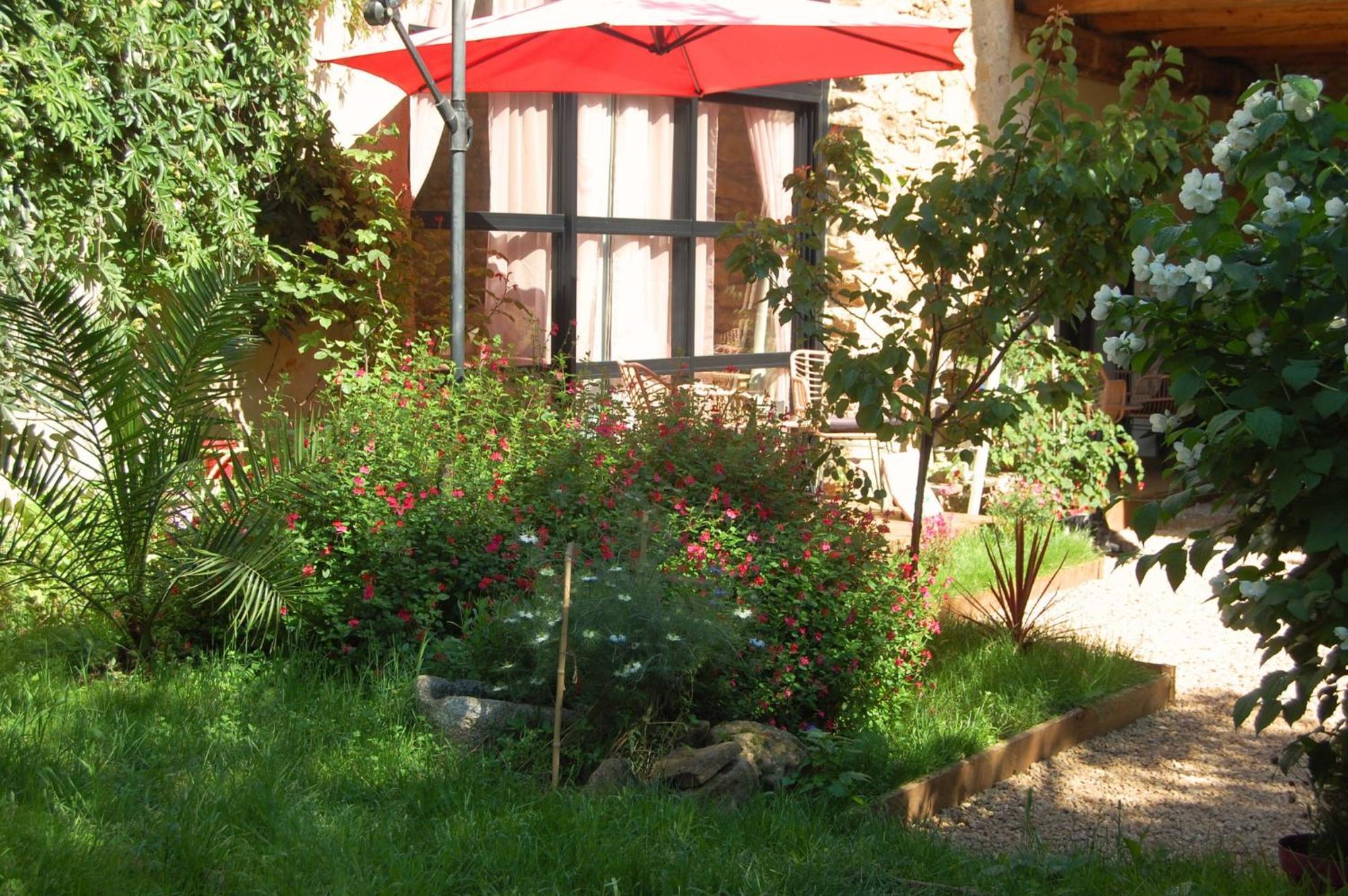 La Bucolique, Chambres Et Jardin D'Hotes Sabran Kültér fotó